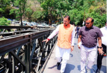 Photo of धामी ने मसूरी रोड स्थित शिव मंदिर के निर्माणाधीन पुल का किया स्थलीय निरीक्षण