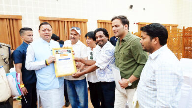 Photo of सीएम से उत्तराखण्ड फिल्म टेलीविजन एंड रेडियो एसोसिएशन के पदाधिकारी मिले