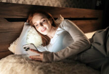 Photo of समय से पहले बूढ़ा बना देगी आपकी स्क्रीन: डिजिटल बुढ़ापे से कैसे बचें?