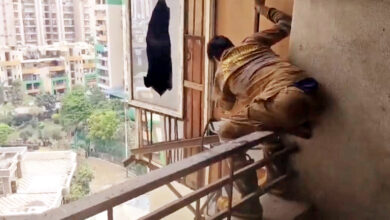 Photo of गाजियाबाद के इंदिरापुरम स्थित पॉश आवासीय सोसायटी ‘‘गौर ग्रीन एवेन्यू’’ में लगी भीषण आग