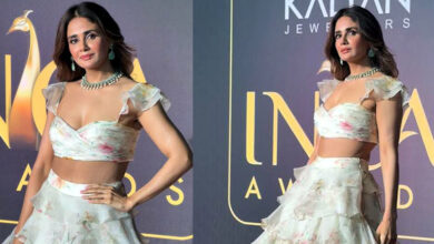 Photo of ₹3 लाख के लक्ज़री गाउन में पारुल यादव का शाही अंदाज़