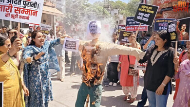 Photo of नारी शक्ति वंदन अधिनियम का विरोध करने वाले विपक्ष के खिलाफ महिलाओं का विरोध प्रदर्शन
