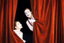 Photo of रंगमंच: वह ‘ऑफलाइन’ दुनिया, जहाँ इमोजी नहीं, असली आँसू बहते हैं