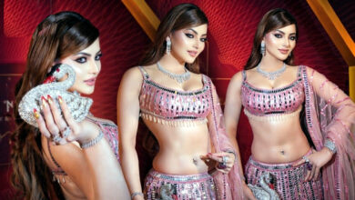 Photo of गुलाबी जलवे में उर्वशी रौतेला—इंडो-वेस्टर्न लुक ने लूटी महफ़िल