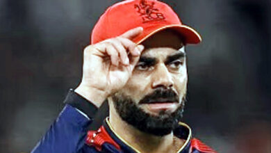 Photo of अभी भी सौ फीसदी फिट नहीं हूं, पर मैं जिस शिद्दत से खेला उससे खुश: विराट कोहली