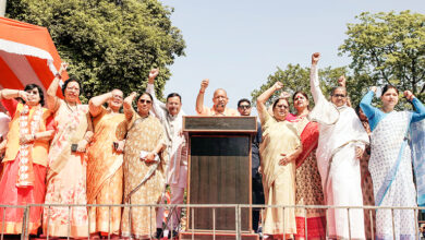 Photo of महिला आरक्षण के समर्थन में योगी का संगी साथियों के साथ पैदल मार्च