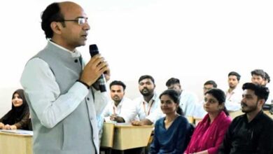 Photo of टीएमयू में सीए डॉ. अभिनव अग्रवाल ने स्टुडेंट्स को दिए एंटरप्रेन्योरशिप के टिप्स