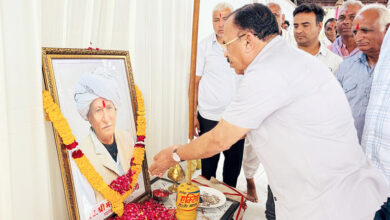 Photo of स्पीकर देवनानी ने डबोक में विधायक उदय लाल डांगी के पिता को दी श्रद्धांजलि