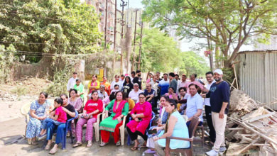 Photo of राजनगर एक्सटेंशन – खस्ताहाल सड़क को बनवाने की मांग को लेकर निवासियों ने दिया धरना