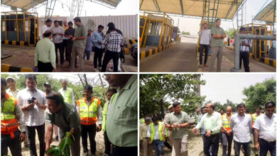 Photo of जिलाधिकारी रविन्द्र कुमार माँदड़ ने दुहाई टोल प्लाजा का किया निरीक्षण