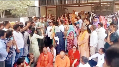 Photo of चिराग त्यागी हत्याकांड में दोहरे मापदंड से आक्रोशित क्षेत्रवासियों ने जल्द न्याय की मांग को लेकर मुख्यमंत्री के नाम दिया ज्ञापन