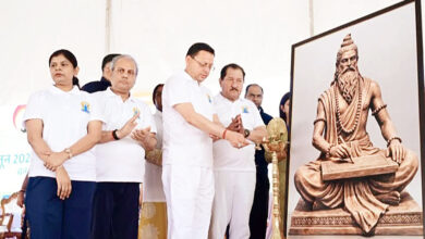Photo of हमारी सरकार राज्य को योग एवं वेलनेस की वैश्विक राजधानी के रूप में स्थापित करने के संकल्प के साथ कार्य कर रही है : धामी