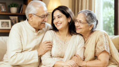 Photo of आज बेटियां बेटों से आगे बढ़कर अपने बुजुर्ग माता-पिता का सहारा बन रही हैं