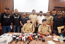Photo of गाजियाबाद पुलिस का बड़ा खुलासा “ऑपरेशन प्रहार” के अन्तर्गत अवैध असलाह व कारतूस की तस्करी करने वाले अन्तर्राज्यीय गिरोह के 3 शातिर सदस्य गिरफ्तार
