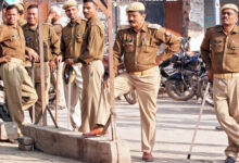Photo of कहां चला गया पुलिस के हाथों में लहराने वाला डंडा