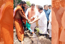 Photo of सीएम धामी ने मालाग्राम में पौधरोपण कर पर्यावरण संरक्षण एवं हरित उत्तराखण्ड का संदेश दिया