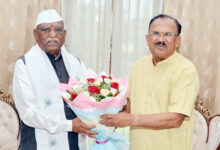 Photo of राज्यपाल हरिभाऊ बागड़े से स्पीकर वासुदेव देवनानी ने की शिष्टाचार भेंट
