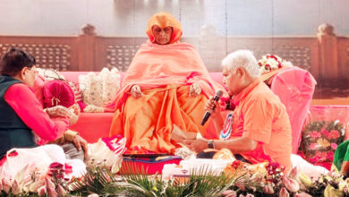 Photo of गुरु के सान्निध्य में शब्द नहीं, चेतना बोलती है : माँ विजया