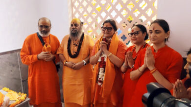 Photo of अति दिव्य रूप में श्री महाकाली पीठ हनुमत धाम मुरादनगर में अपने परिवार के साथ विराजे मां और हरीगिरेश्वर महादेव