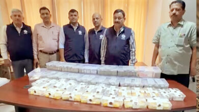 Photo of आरटीओ के पूर्व अधिकारी के यहां मिला कुबेर का खजाना