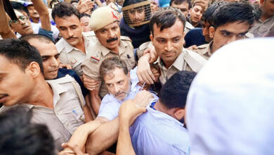 Photo of छात्रों के शांतिपूर्ण आंदोलन में हिंसा होने व राजनेताओं के हस्तक्षेप से राजनीति के भंवर में फंसती पेपर लीक आंदोलन की मांगें!