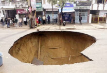 Photo of विकास की धंसती सड़कें और भ्रष्टाचार की गहरी नींवें