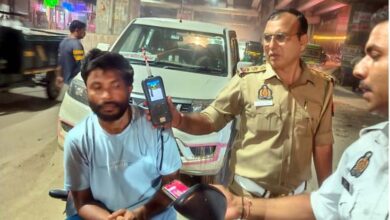 Photo of लोनी में ट्रैफिक पुलिस ने चलाया शराब पीकर वाहन चलाने वालों के खिलाफ अभियान