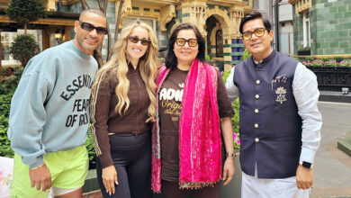 Photo of आचार्य विनोद कुमार की युवराज सिंह के परिवार के साथ लंदन में सीक्रेट मीटिंग!