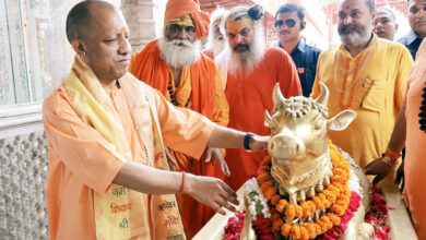 Photo of मुख्यमंत्री योगी आदित्यनाथ ने प्राचीन श्री दूधेश्वरनाथ महादेव मठ मंदिर में किया जलाभिषेक