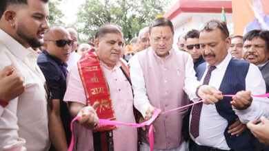 Photo of मुख्यमंत्री ने नैनीताल के लाखनमंडी चोरगलिया में जनता की समस्याएं सुनी