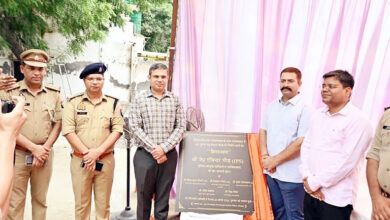 Photo of साहिबाबाद थाने में पुलिसकर्मियों के लिए आधुनिक सुविधाओं से सुसज्जित हॉस्टल व नई बैरक के निर्माण का हुआ शिलान्यास