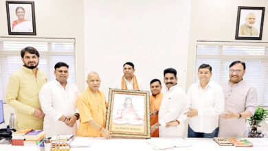 Photo of विधायक संजीव शर्मा के साथ शहर विधानसभा के पांचों मंडल अध्यक्षों नें मुख्यमंत्री योगी आदित्यनाथ से किया आशीर्वाद प्राप्त