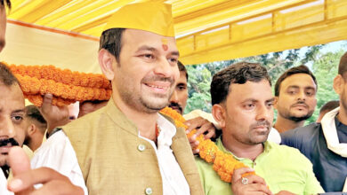 Photo of जेल से बाहर आते ही बदले तेज प्रताप के तेवर, क्या फिर करीब आएंगे ‘कृष्ण-अर्जुन’?