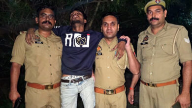 Photo of इन्दिरापुरम पुलिस द्वारा एक स्नैचर पुलिस मुढभेड़ में गिरफ्तार