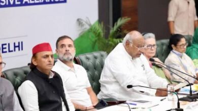 Photo of ईन्डिया गठबंधन में आंतरिक रार: राष्ट्रीय महात्वाकांक्षा और क्षेत्रीय अस्मिता का तीखा टकराव