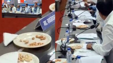 Photo of प्रशासनिक करुणा अब ड्राई फ्रूट्स में पैक होकर आती है