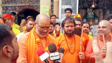 Photo of मां गंगा के तट से दूधेश्वरनाथ मठ की ओर चली महामंडलेश्वर यति नरसिंहानंद गिरी के शिष्य यति महादेवानंद गिरि की “हिंदू जागो,घर बेटी अ स्तित्व बचाओ पदयात्रा
