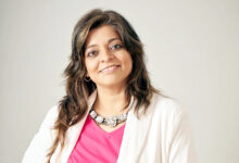 Photo of 45 के बाद नई उड़ान: निवेदिता बसु ने साबित किया, शुरुआत की कोई उम्र नहीं