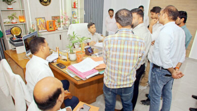 Photo of गाजियाबाद के जिलाधिकारी रविन्द्र कुमार मॉंदड़ ने की जनसुनवाई