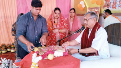 Photo of मां अंजना द्वारा दिये संस्कार हनुमानजी में दिखाई देते हैं – कथा व्यास अरविन्द भाई ओझा