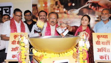 Photo of राजस्थान विधान सभा अध्यक्ष वासुदेव देवनानी ने ‘एक चम्मच घी रामलला के नाम’ भजन संध्या में की शिरकत