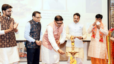 Photo of दुबई में गूंजा उत्तर प्रदेश का गौरव, दीप उत्सव में विधायक धीरेंद्र सिंह ने प्रवासी भारतीयों को दिया निवेश का आमंत्रण
