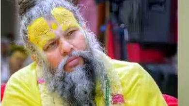 Photo of प्रेमानंद विवादः यूट्यूबरों के कृत्यों और कंगारू कोर्ट का कारनामा