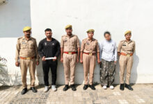 Photo of थाना इन्दिरपुरम पुलिस टीम द्वारा हत्या के प्रयास के अभियोग में वांछित अभियुक्त व अभियुक्ता गिरफ्तार