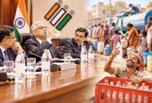 Photo of पानी की बोतल और लोकतंत्र की प्यास
